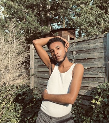Model Andi111
